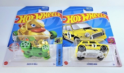 Hot Wheels: 2022 Treasure Hunt - Yellow Morris Mini Cooper & Gold Duck 'N' Roll - Picture 4 of 5