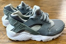 Nike Air Huarache Run SE Youth SZ 6 Metallic Silver Style 859429-002 VGC 