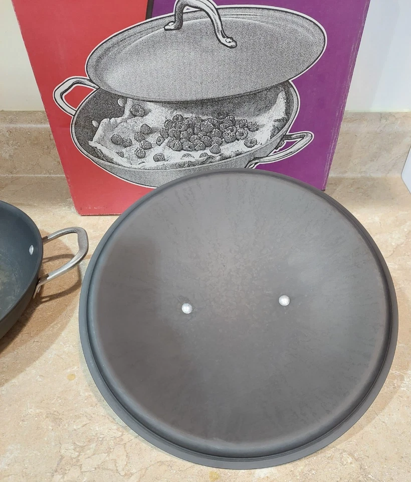 CALPHALON D1382 12" SARTÉN DIARIA CON TAPA ALUMINIO ANODIZADO DURO CON CAJA ORIGINAL Foto 2 de 4