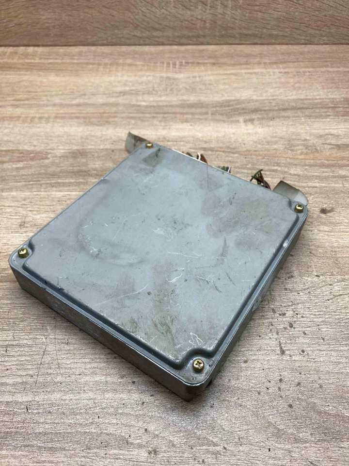 89661 05390 MB175700 9401  Engine control unit/module ECU Fits for Toyota Avensi - Image 2 of 4