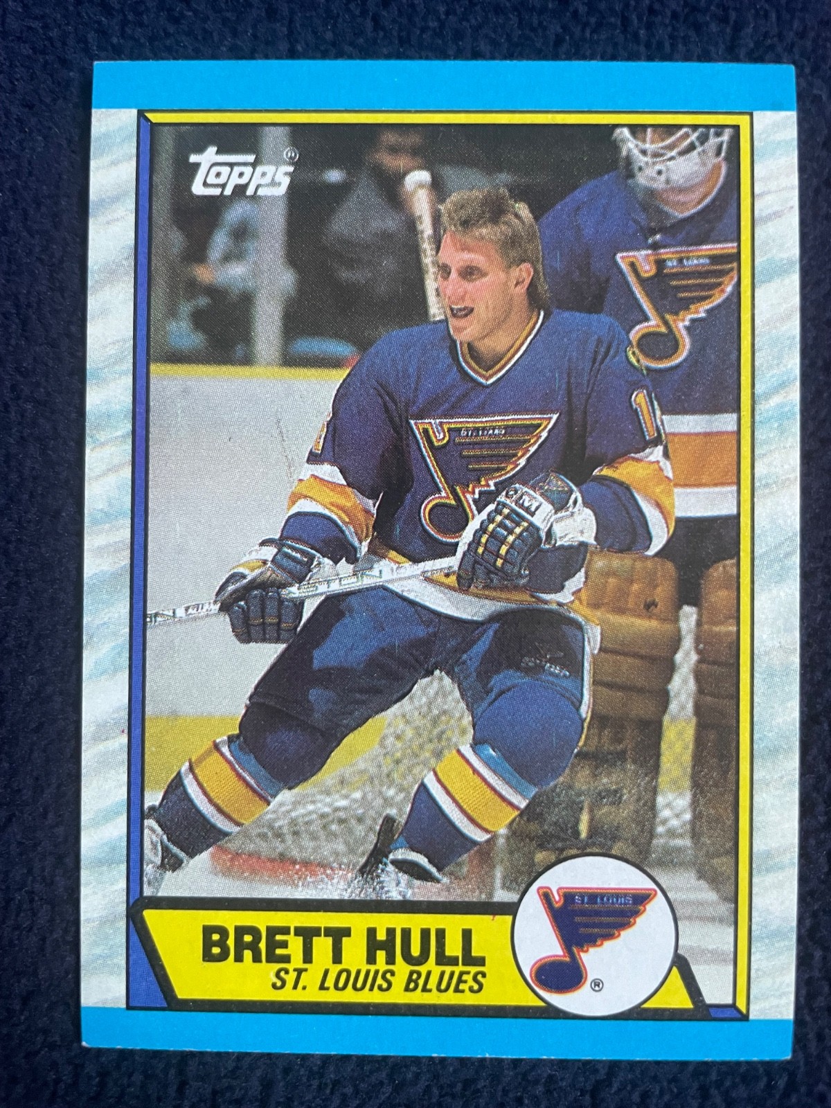 Brett Hull #186 Hockey Cards 1989 Topps trading card — raw and PSA graded price guide