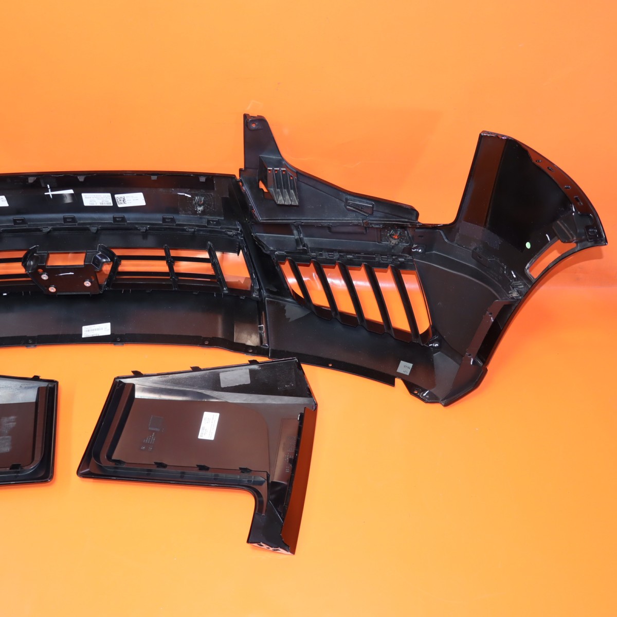 ROLLS ROYCE CULLINAN FRONT BUMPER 2025 2026 51115A558B9 BLACK OEM