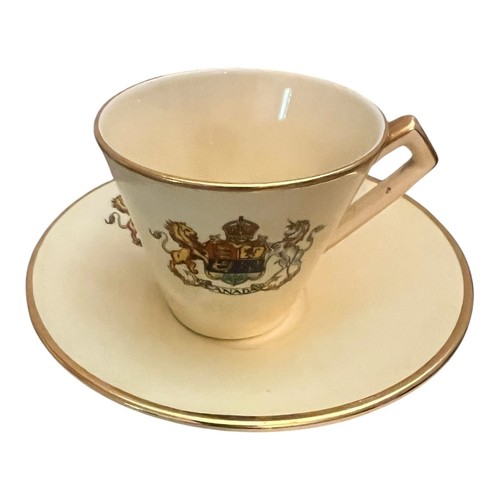 Vintage Royal Winton Grimwades Cream Teacup & Saucer With Canada Coat Of Arms - Picture 2 of 10