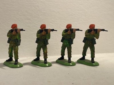 1978 Vintage Britains Ltd Super Deetail Red Beret Paratroopers Great Condition