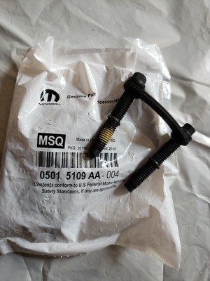 ONE NEW OEM MOPAR JEEP DODGE FRONT DRIVE SHAFT TO TRANSFER CASE BOLT 5015109AA
