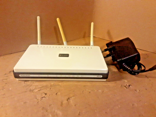 D-Link DIR-655 300 Mbps Gigabit Wireless N Router +PSU - Picture 3 of 12
