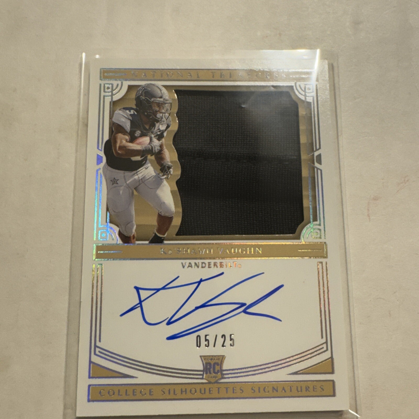 2020 Panini National Treasures KeShawn Vaughn Collegiate Auto Relic 5/25 NFL Draft Gem