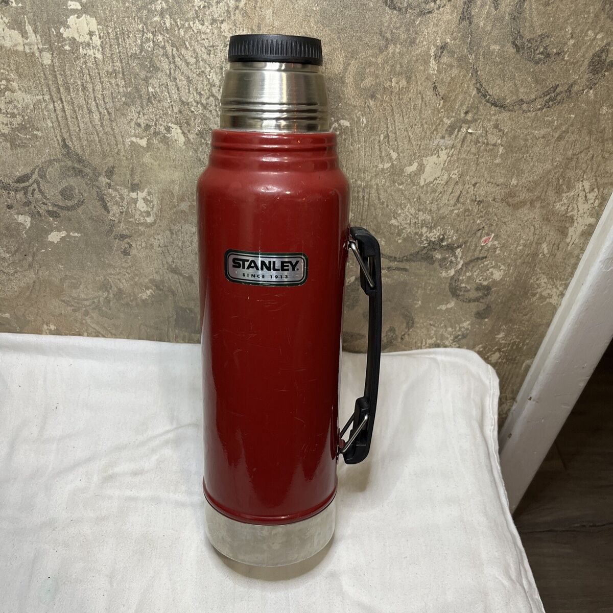 Stanley Vacuum Thermos Insulated 1.1 Qt 1L Stainless Steel Stanley Vacuum Thermos Insulated 1.1 Qt 1L Stainless Steel