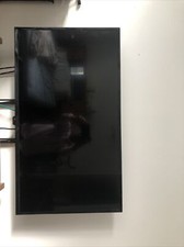 smart tv 40 inch fire tv used but works perfectly comes with remote too