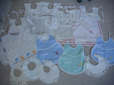 20 x Vintage handbestickte Applikation Band Knoten Spitze Lätzchen + 1 Kinderschürze