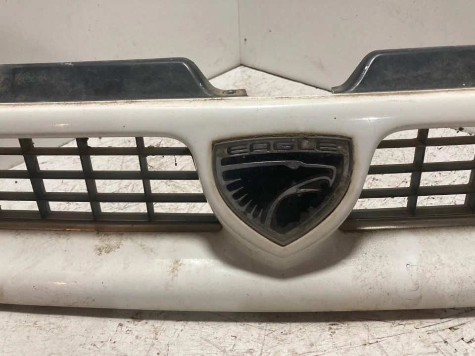 1992 Eagle Premier Front Grille OEM - Image 3 of 4