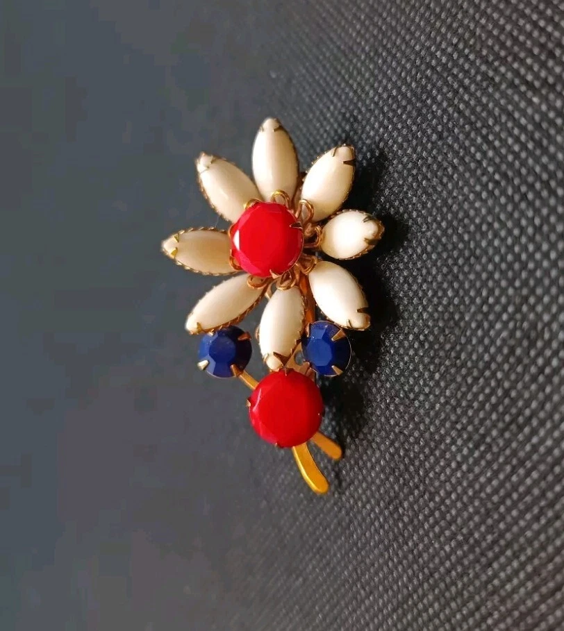 Red, White & Blue Glass Floral Vintage Gold Tone Brooch Pin Unsigned - Image 4 of 4