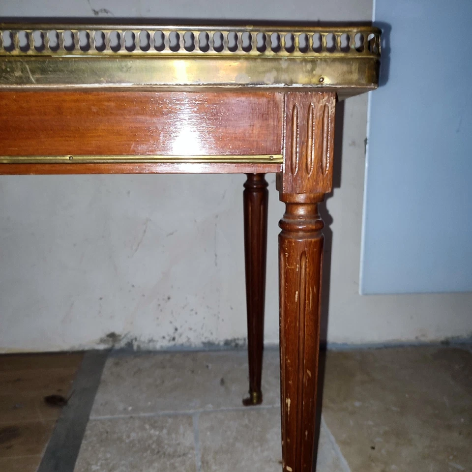 Table basse style Louis XVI plateau marbre , laiton bronze .... - Photo 4/4