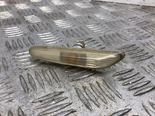 BMW 5 Touring E61 Kotflügelblinker vorne links 8382104 3.00 Diesel 22992170
