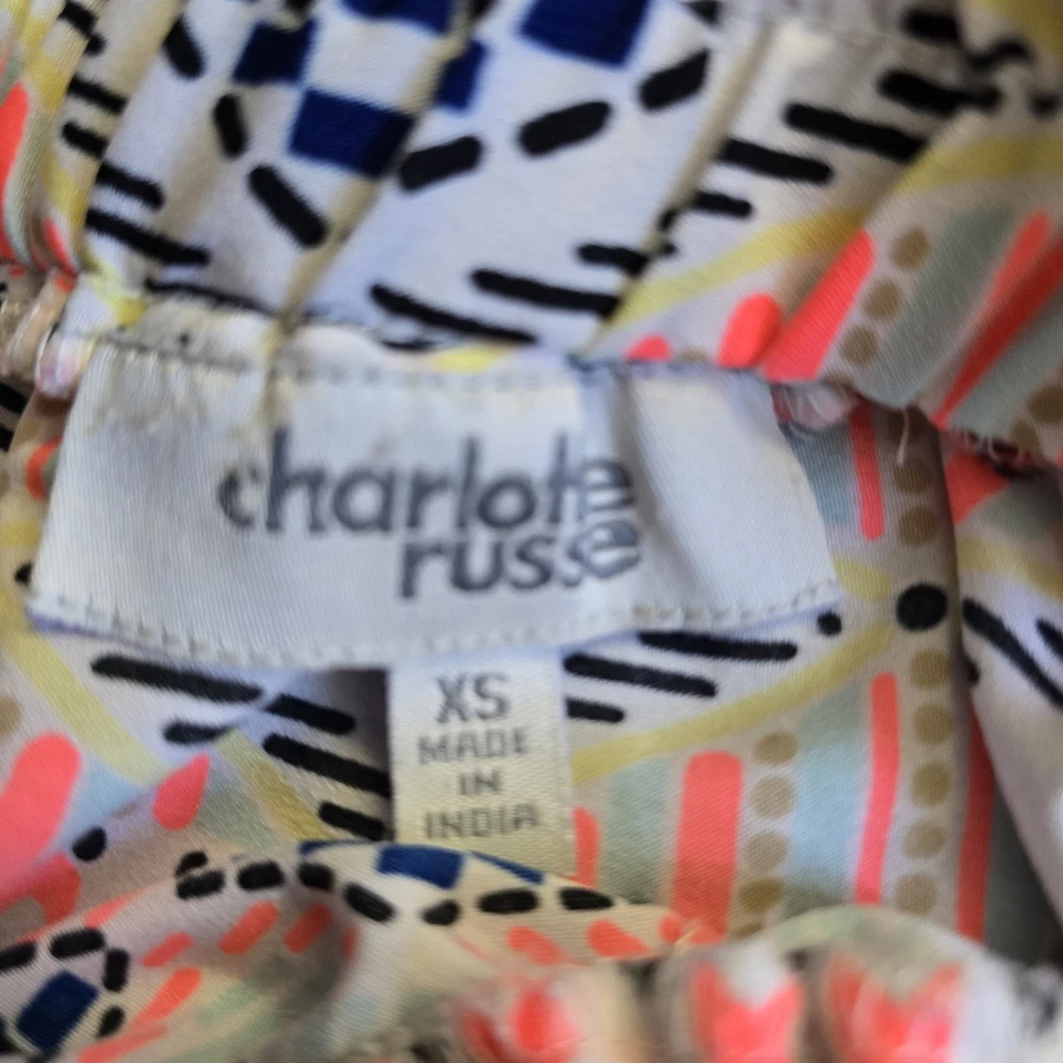 Pantalones Cortos Charlotte Russe Para Mujer Floral Azul Marino Talla XS Pom Pom Flecos Foto 3 de 4