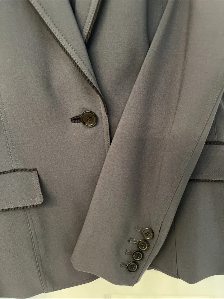 Traje para mujer Elie Tahari gris carbón talla 2 Foto 3 de 4