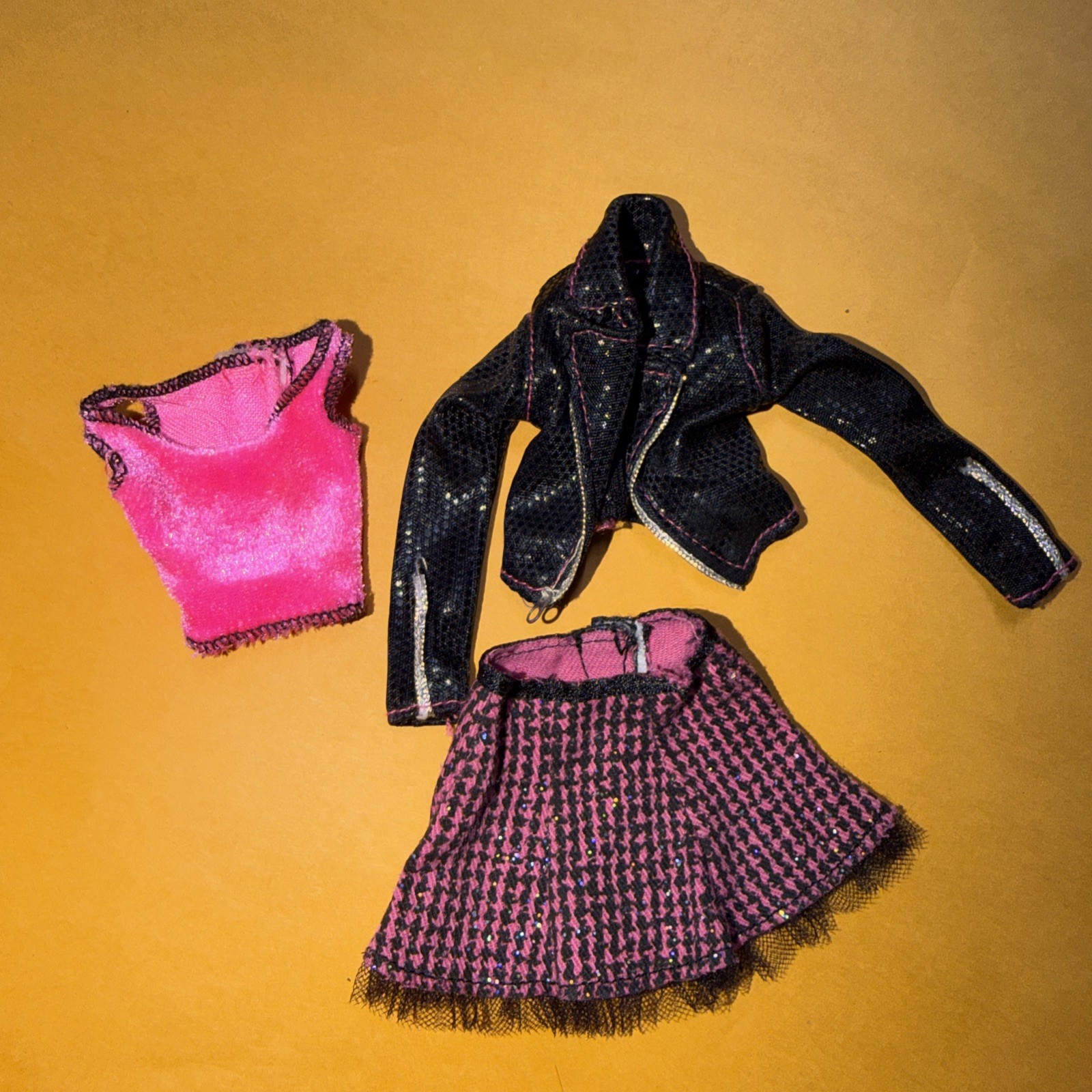 Barbie Fashion Fever Ready To Rock Out M9321 Rockstar replacement clothes