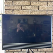 Bang Olufsen 36 Black Smart TV / Working No Remote