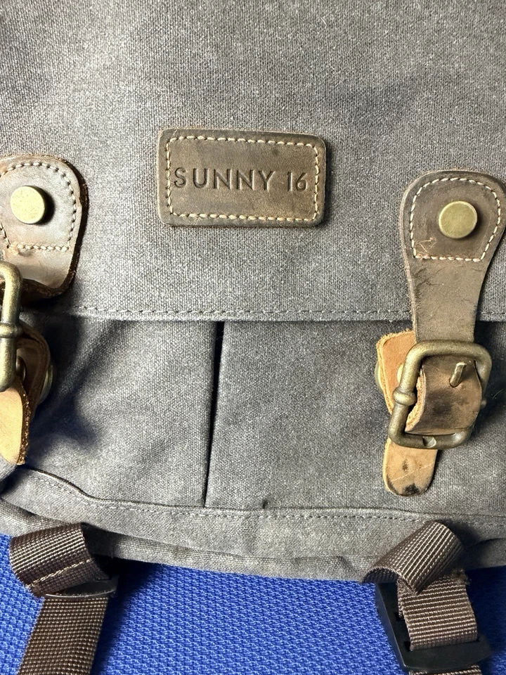 SUNNY 16 Bolsa para Cámara Mochila Voyager DSLR Impermeable Lona Encerada y Cuero USB Foto 4 de 4