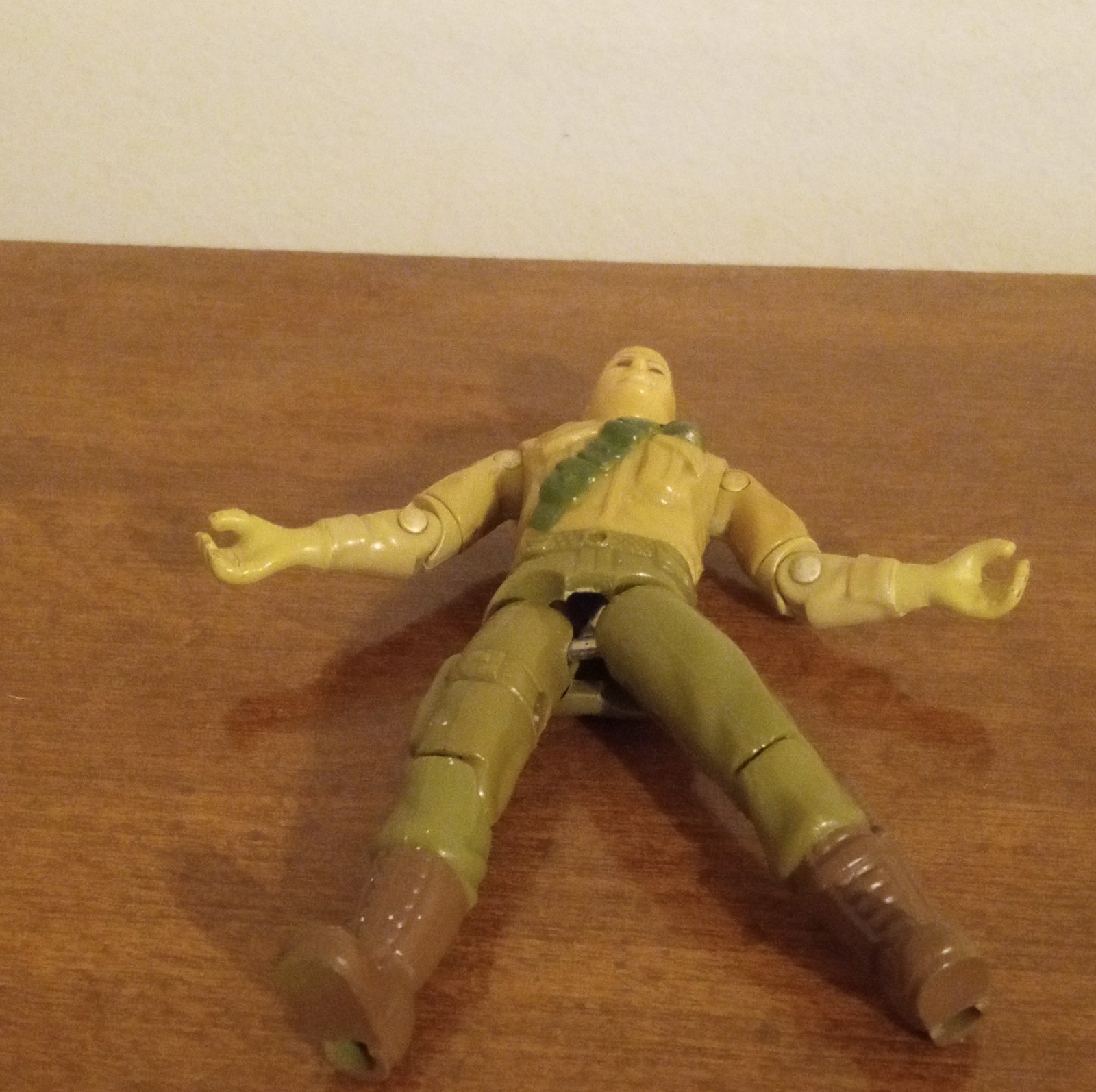 duke gi joe action figure broken crouch everything else looks good 