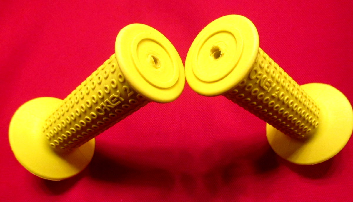 OAKLEY GRIPS 2 1978 GRIP ll RARE MOTOCROSS & BMX YELLOW NEW TIME