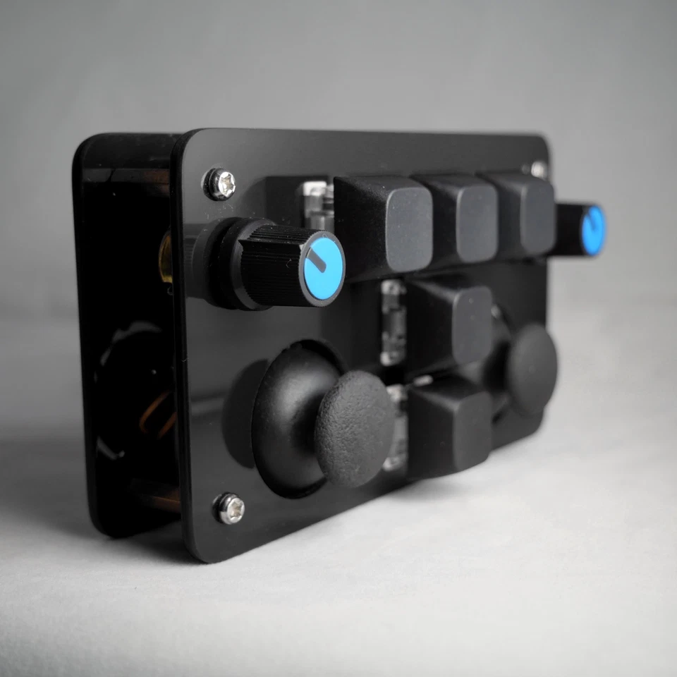 madMidi Acrylic Wireless Midi Controller - Image 3 of 4