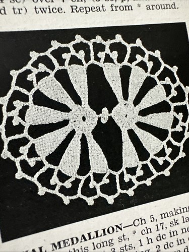 1930s Lily Crocheted Bedspreads Tablecloth Novelties Pattern Book NO 102 - Picture 20 of 24