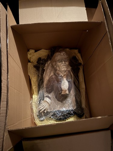 Katherine's Collection Gone Batty Atticus Apparition 25"x16"x34" Original Box - Picture 2 of 7