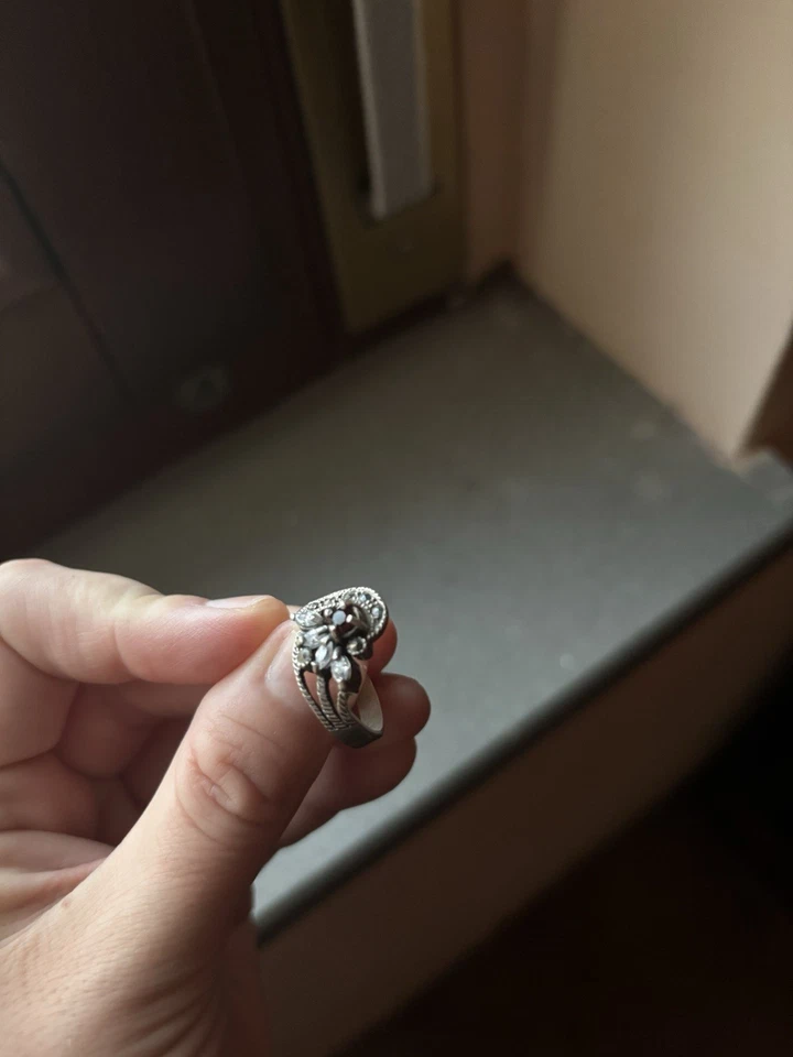 Anello in argento 925 brunito con zaffiri bianchi e marcasiti naturali - Immagine 2 di 2