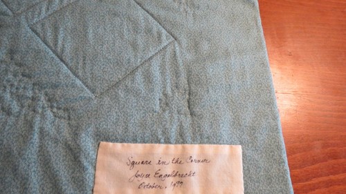 Quilt Handmade Quilt SQUARE IN CORNER 1999 Signed Folk Art Sampler Wall Hanging - Imagen 6 de 7