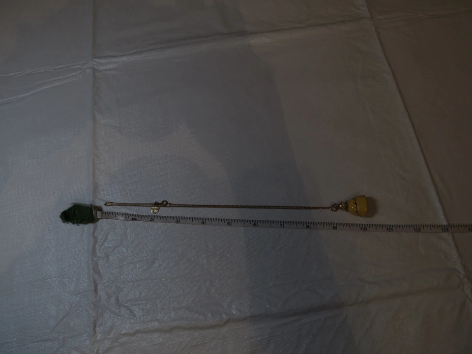 Walt Disney Belle Esmalte Oro Dije Collar 925 Amarillo Vestido Colgante RARA Cadena Foto 3 de 4