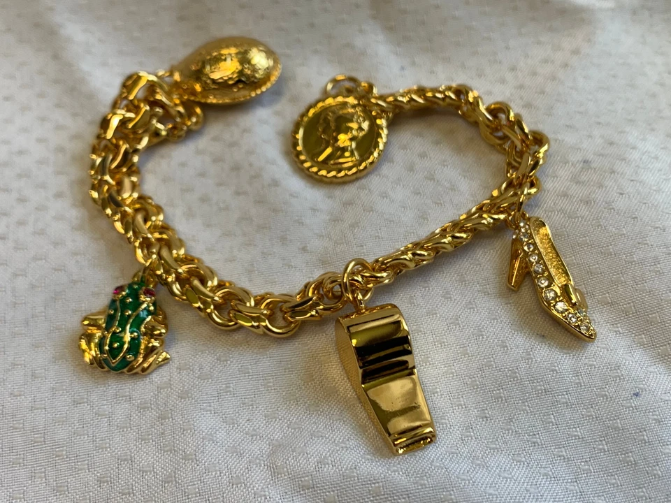 Pulsera Carolee Dije 7" Moda Joyería Esmalte Estrás Rana Silbato Moneda Foto 2 de 4