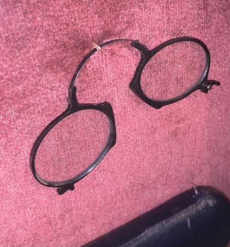 Antique Metal Eyeglass Frames Pince-nez in Shadow Box Art Optometry Advertising - Picture 12 of 21