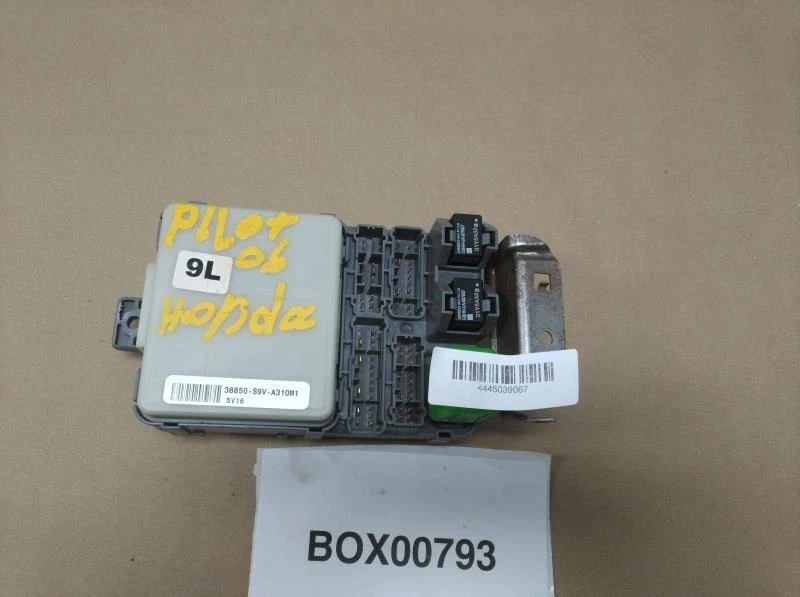 Honda Pilot Multiplex 2006 módulo de relé OEM+ Foto 4 de 4