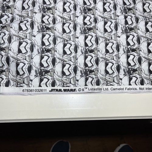 Cotton Quilt Fabric Star Wars Lucasfilm Camelot Bundle Of 4 Fabrics SEE PICS - Picture 4 of 9