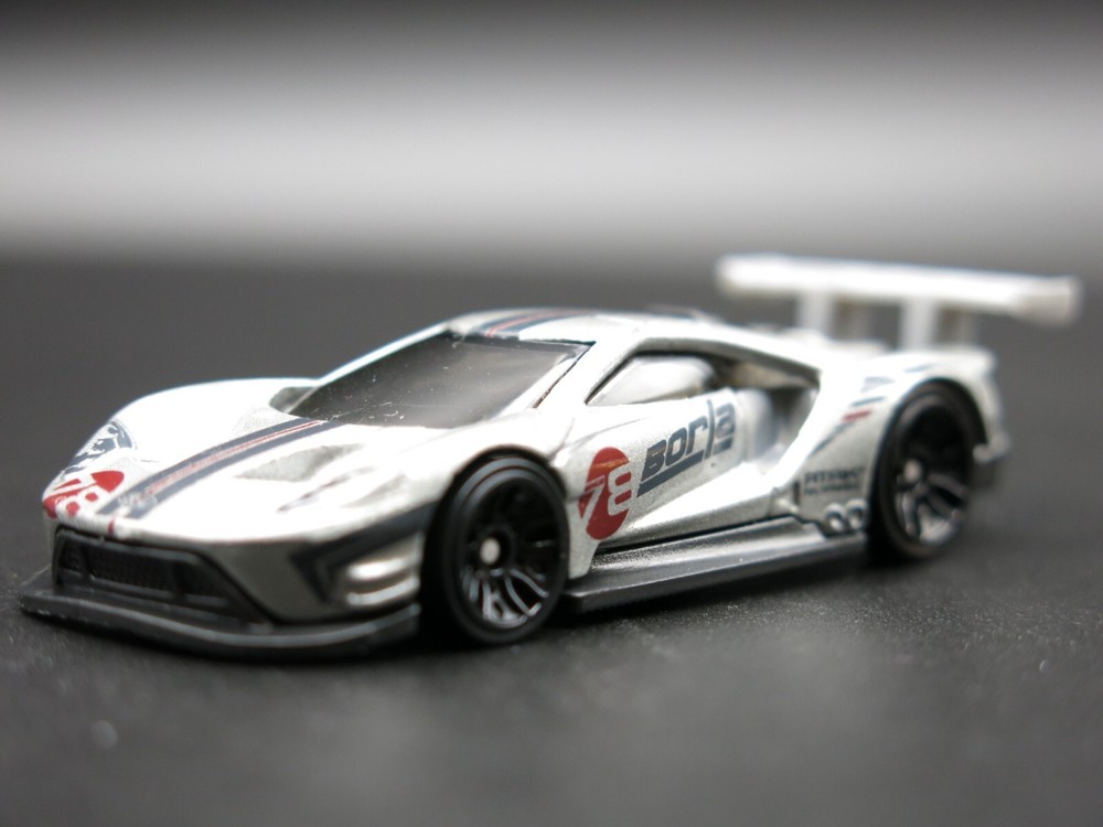 2016 FORD GT RACE 1:64 SCALE DIECAST DIORAMA MODEL CAR