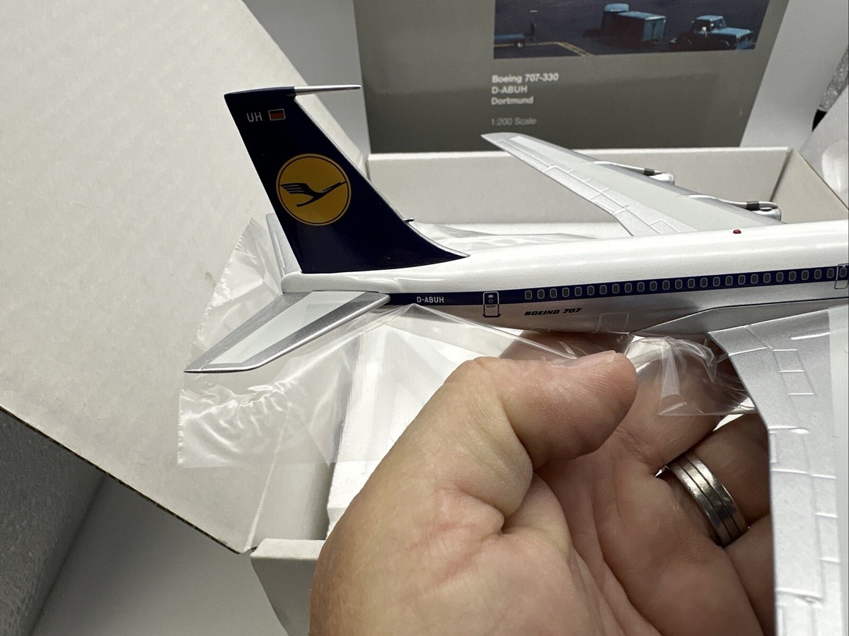 LUFTHANSA D-ABUH DORTMUND BOEING 707-330 INFLIGHT 1:200