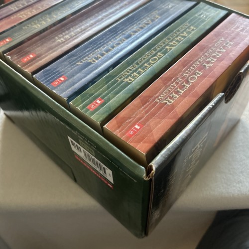 Harry Potter: The Complete Series - Paperback Box Set - Books 1-7 - Foto 4 di 7