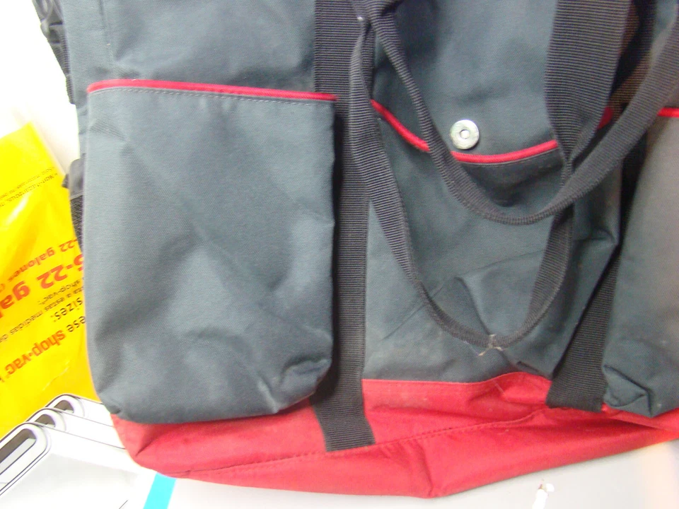 Bandolera de hombro gris/rojo Skip Hop bolsa de pañales bolsillos unisex Foto 4 de 4