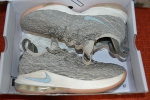 lebron 15 mens size 9