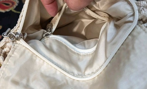 THE SAK Bolso Macramé Bandolera de Hombro Beige Cartera con Correa Trenzada - Imagen 7 de 11