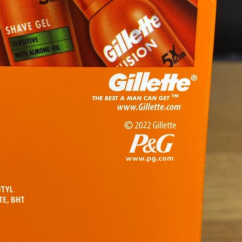 ◯ Gillette Fusion5 Razor Plus 4 Refill Cartridges Value Pack BNIB 100% Original - Picture 13 of 19