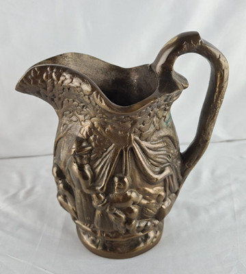 Vintage! Sehr dekorativer Messing-Bronze Krug massiv 3,5kg Kanne Reliefkrug alt