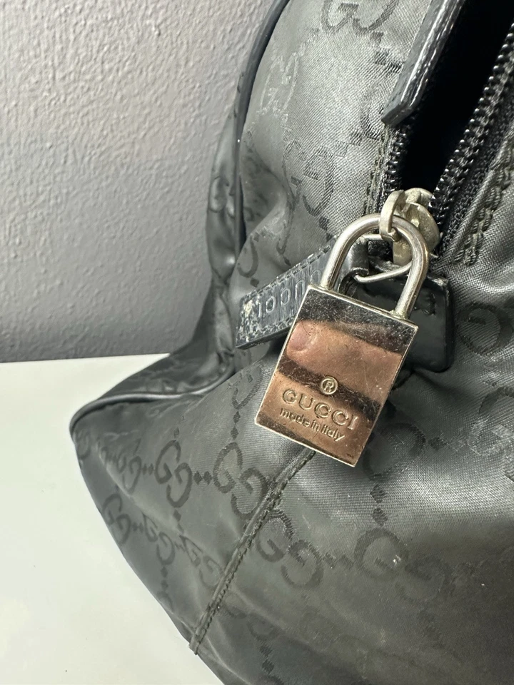 Bolsa de viagem vintage Gucci GG monograma náilon preta rara anos 90 - Imagem 4 de 4