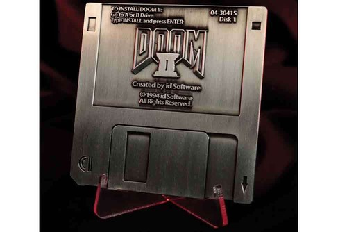 Doom 2 Commemorative floppy disk Antique Silver limited edition replica Fanattik - Imagen 5 de 9