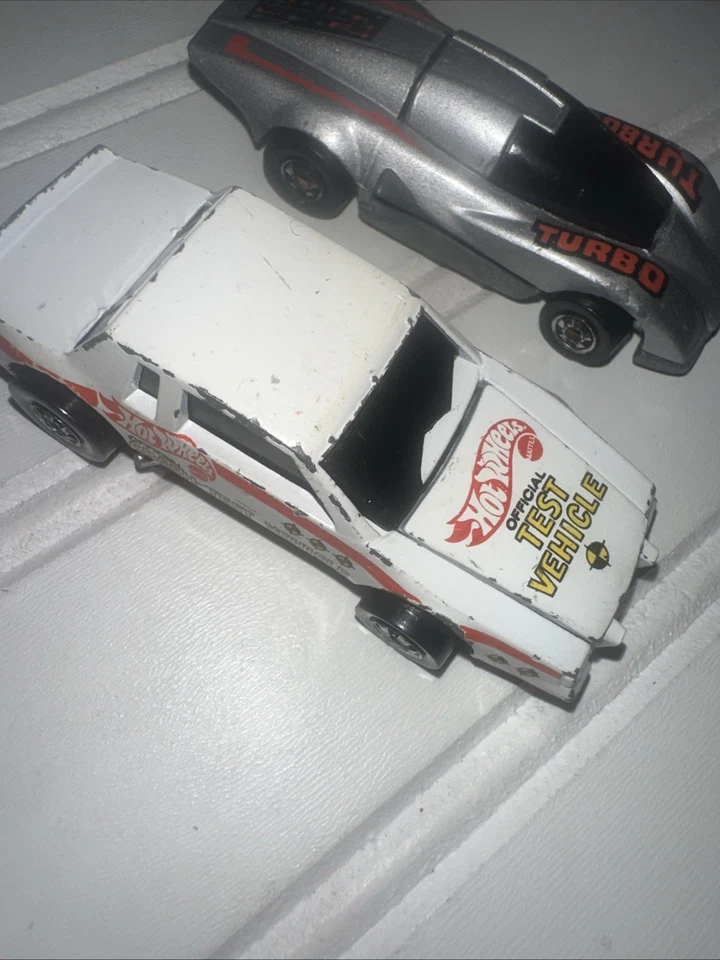 Veículo de teste vintage 1984 Hot Wheels Crack-ups Buick Regal e Bangster Turbo - Imagem 4 de 4