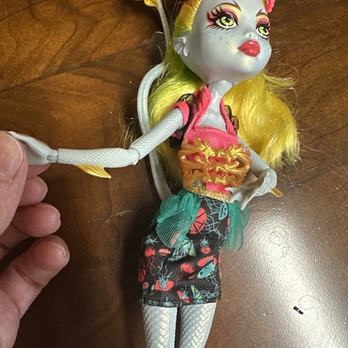 Monster High Freaky Fusion lagoonafire lagoona X Jinafire Handtasche Outfit Puppe - Bild 12 von 16