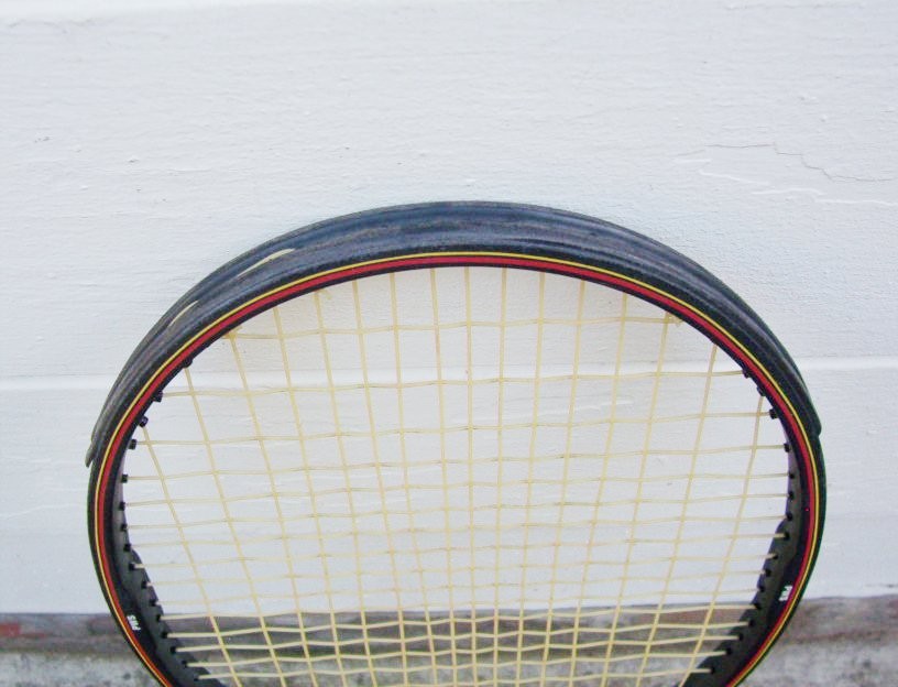 Raquette De Tennis Wilson Graphite Sting – Largehead – Poignée 4 1/2″ – Avec Housse