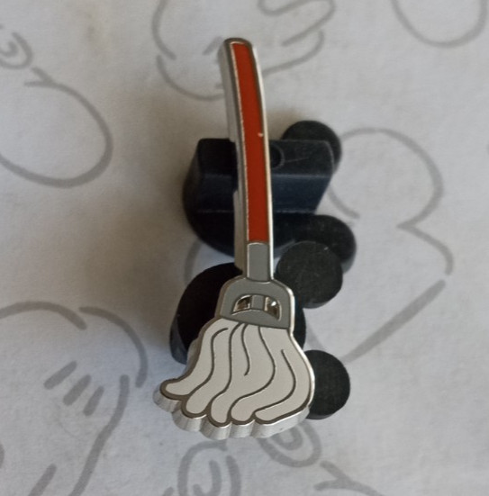 Sarah's Mop Hocus Pocus 30th Anniversary 2023 Mystery Disney Pin 156724
