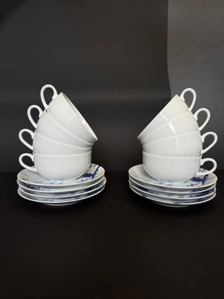 Juego de 8 tazas de té y platillos Williams Sonoma Ormonde azul y blanco Foto 2 de 4